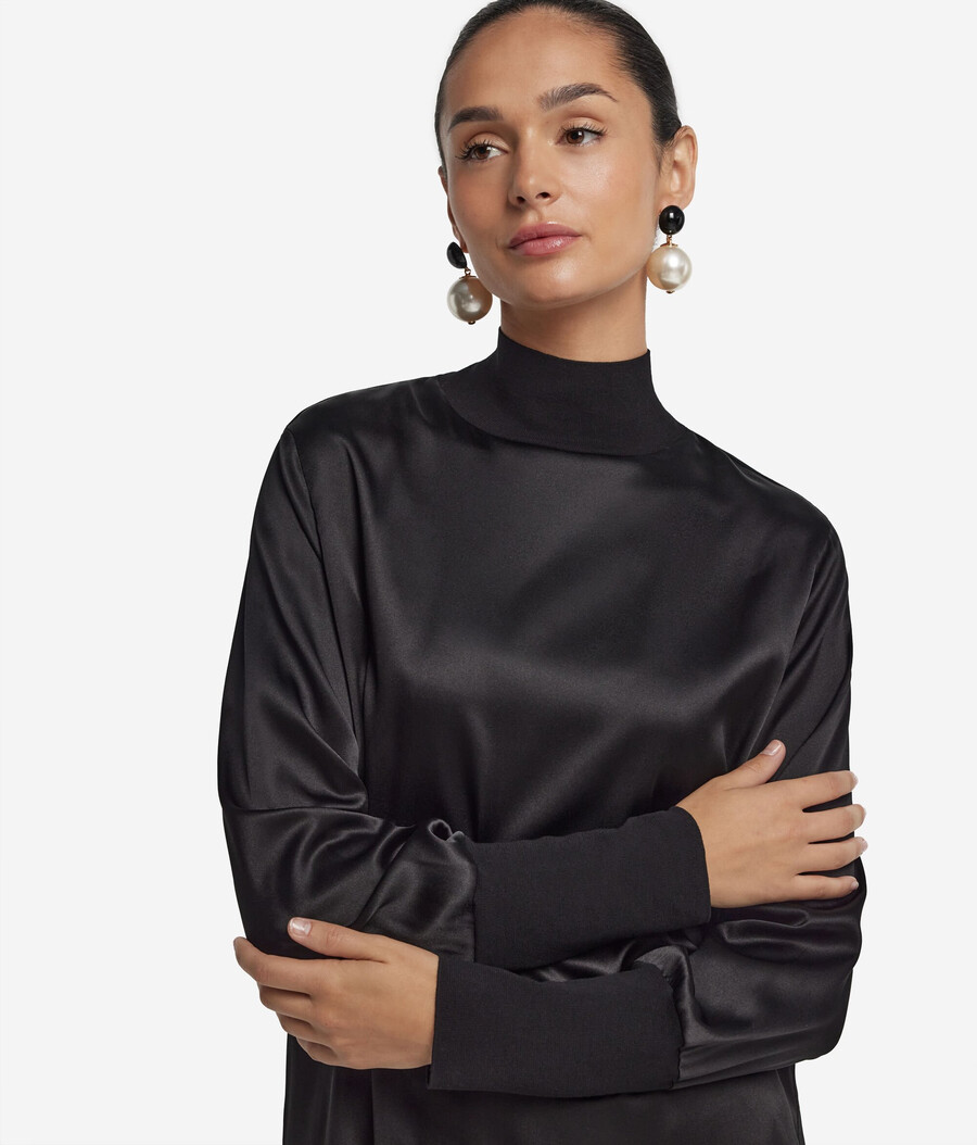 seidensatinbluse mit jersey-einsätzen