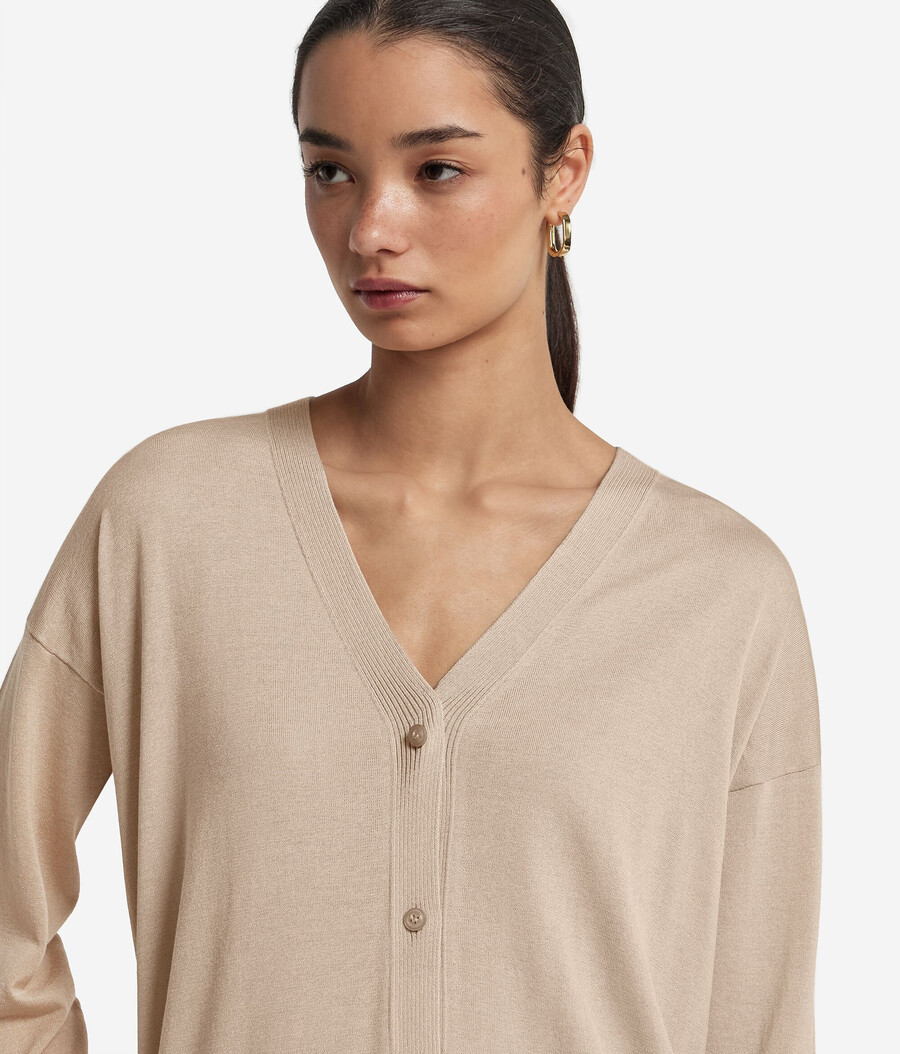 langärmelige strickjacke aus seide und baumwolle