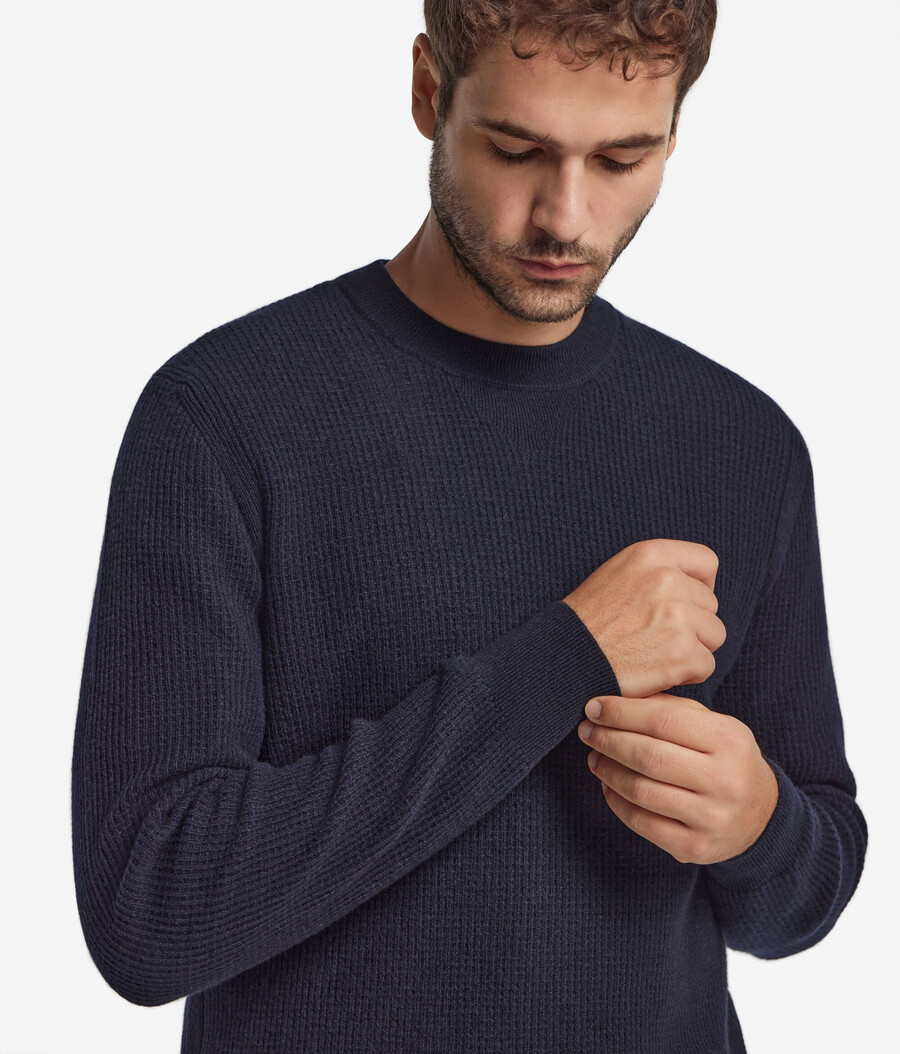 ultraweicher kaschmirpullover mit waffelstrick und rundhalsausschnitt