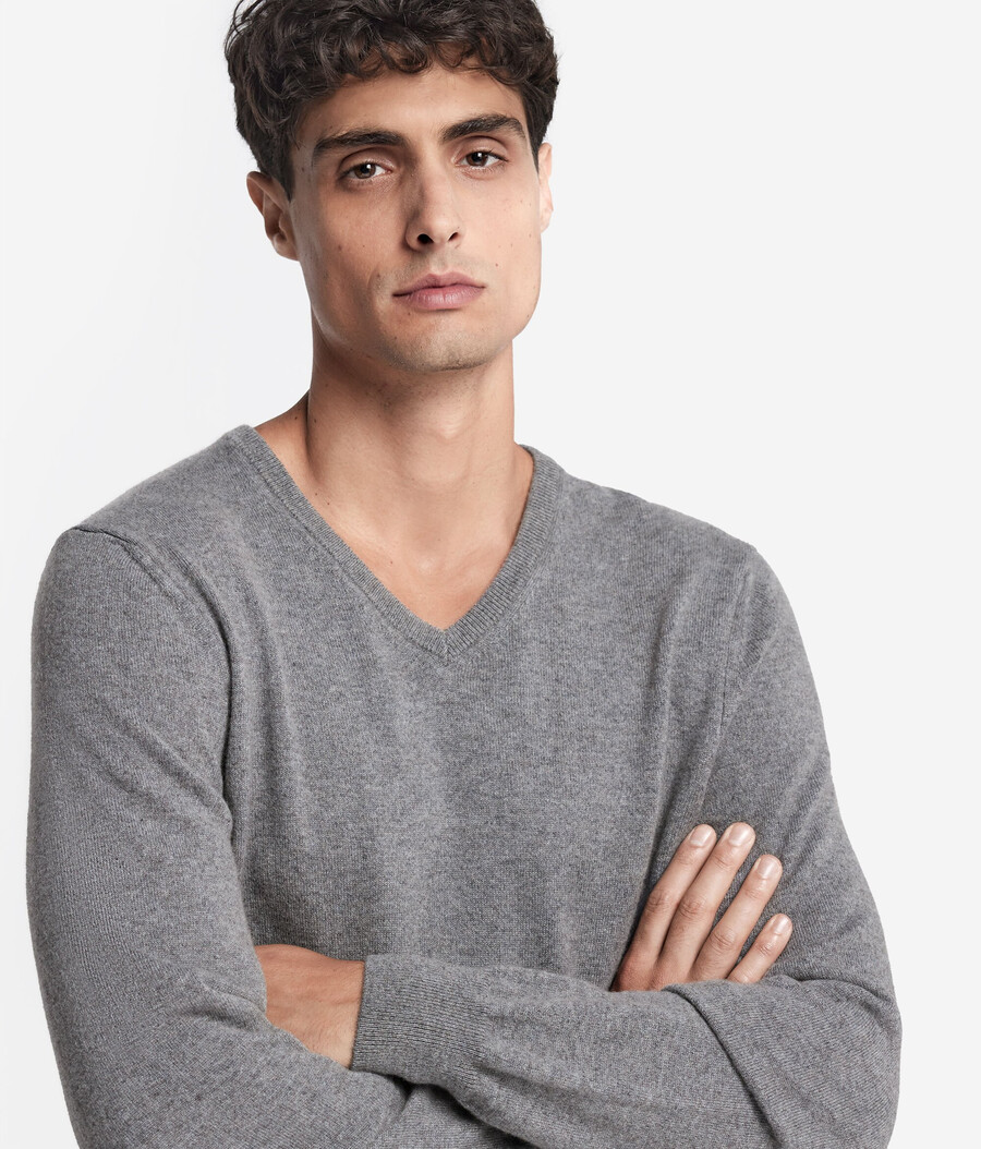 ultraweicher kaschmirpullover mit v-ausschnitt