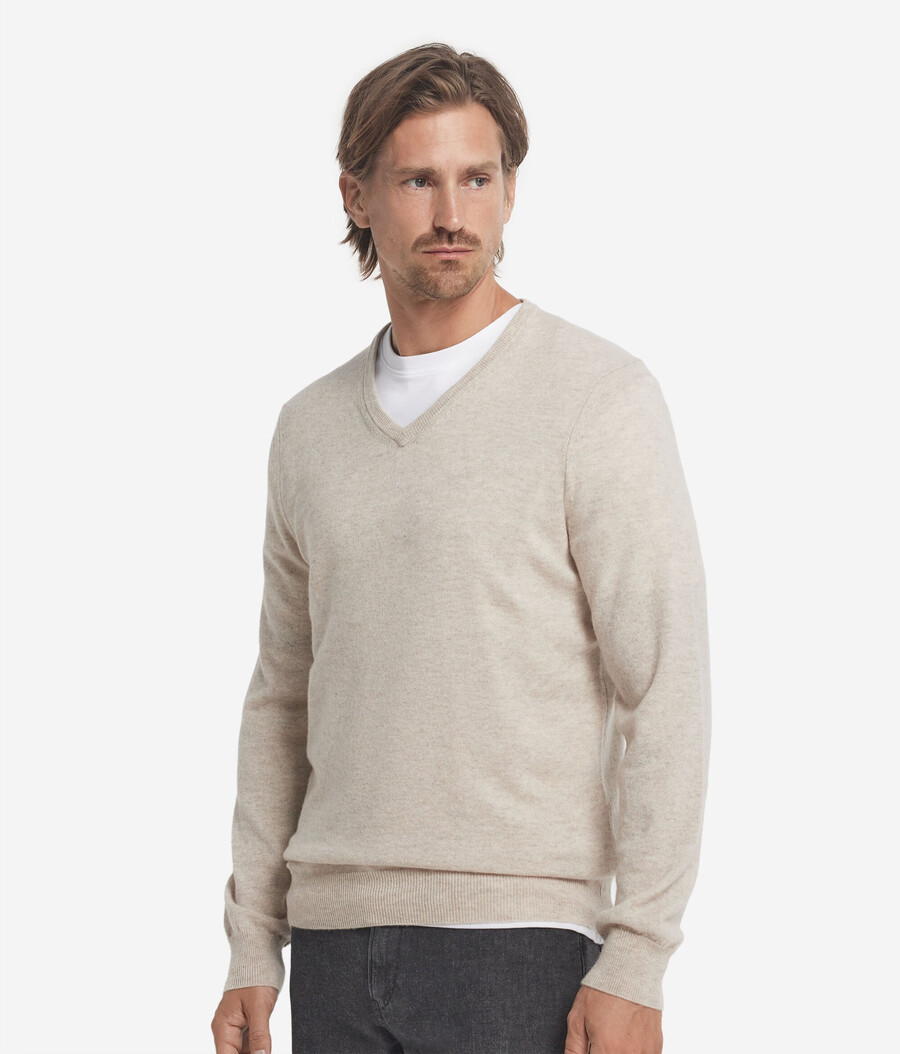 ultraweicher kaschmirpullover mit v-ausschnitt