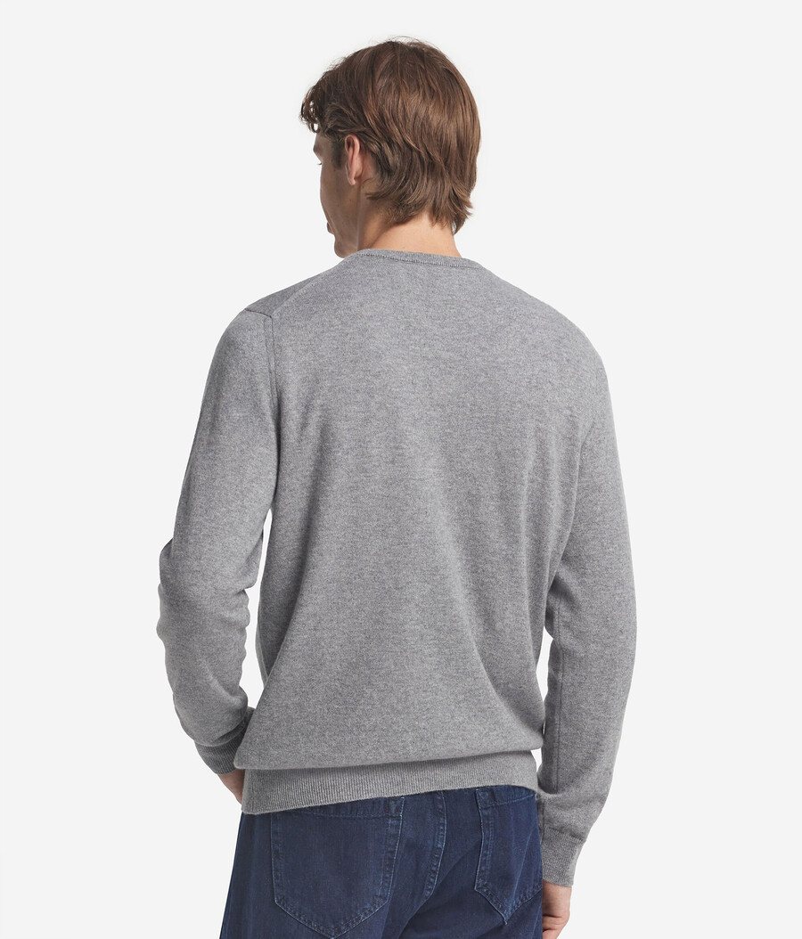 ultraweicher kaschmirpullover mit v-ausschnitt