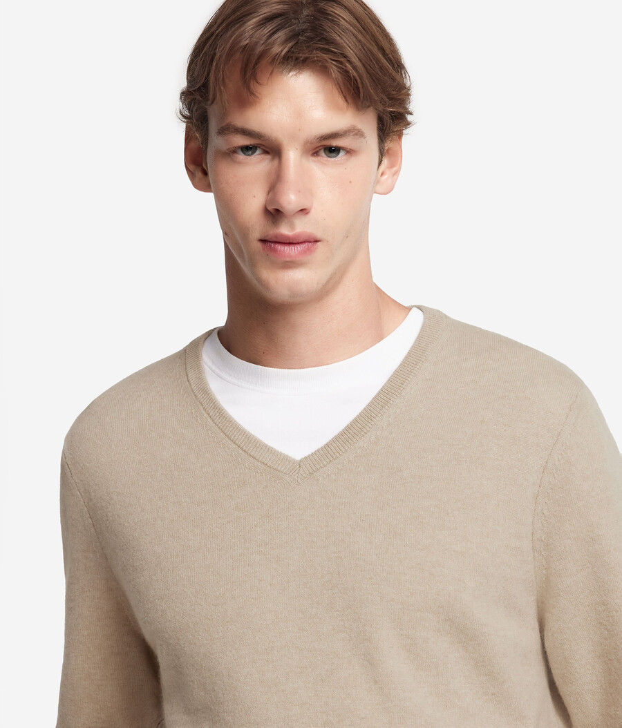 ultraweicher kaschmirpullover mit v-ausschnitt