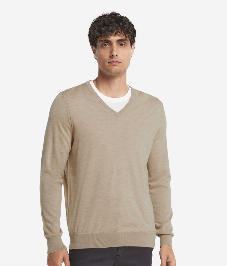 ultrafeiner kaschmirpullover mit v-ausschnitt