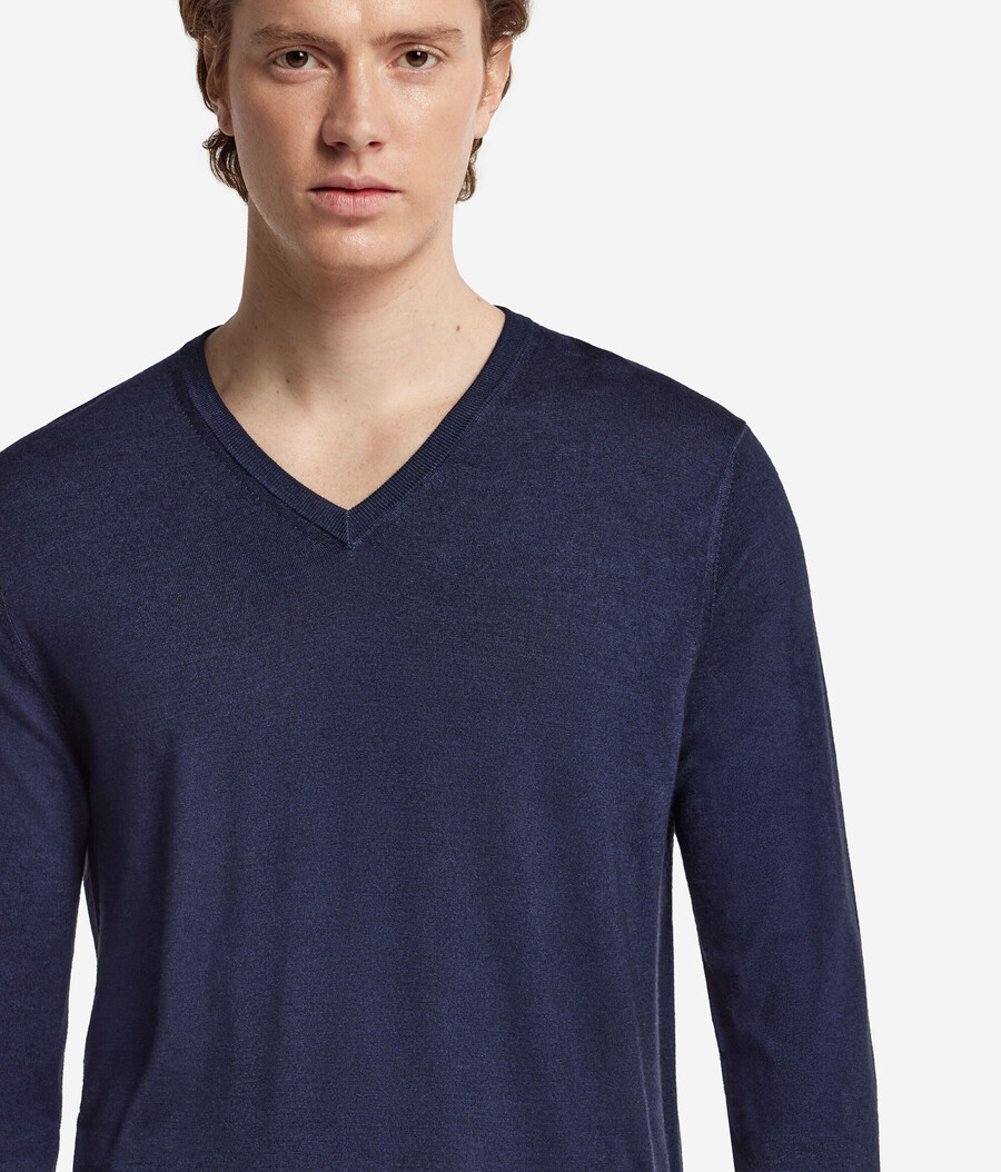 ultrafeiner kaschmirpullover mit v-ausschnitt