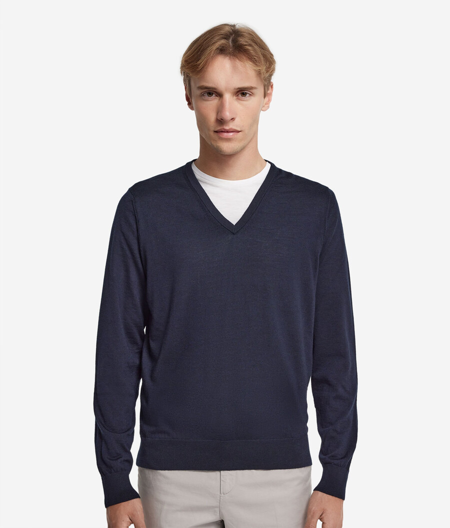 ultrafeiner kaschmirpullover mit v-ausschnitt