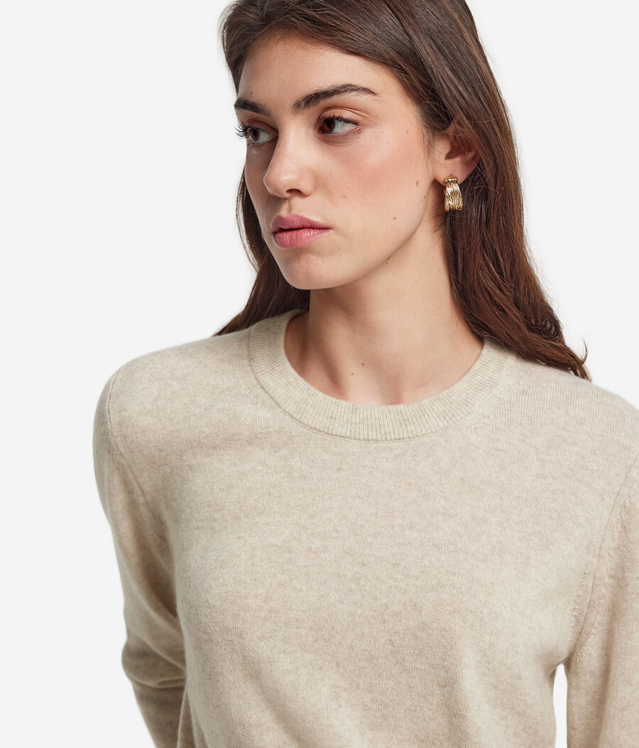 langärmeliger ultraweicher kaschmirpullover mit rundhalsausschnitt