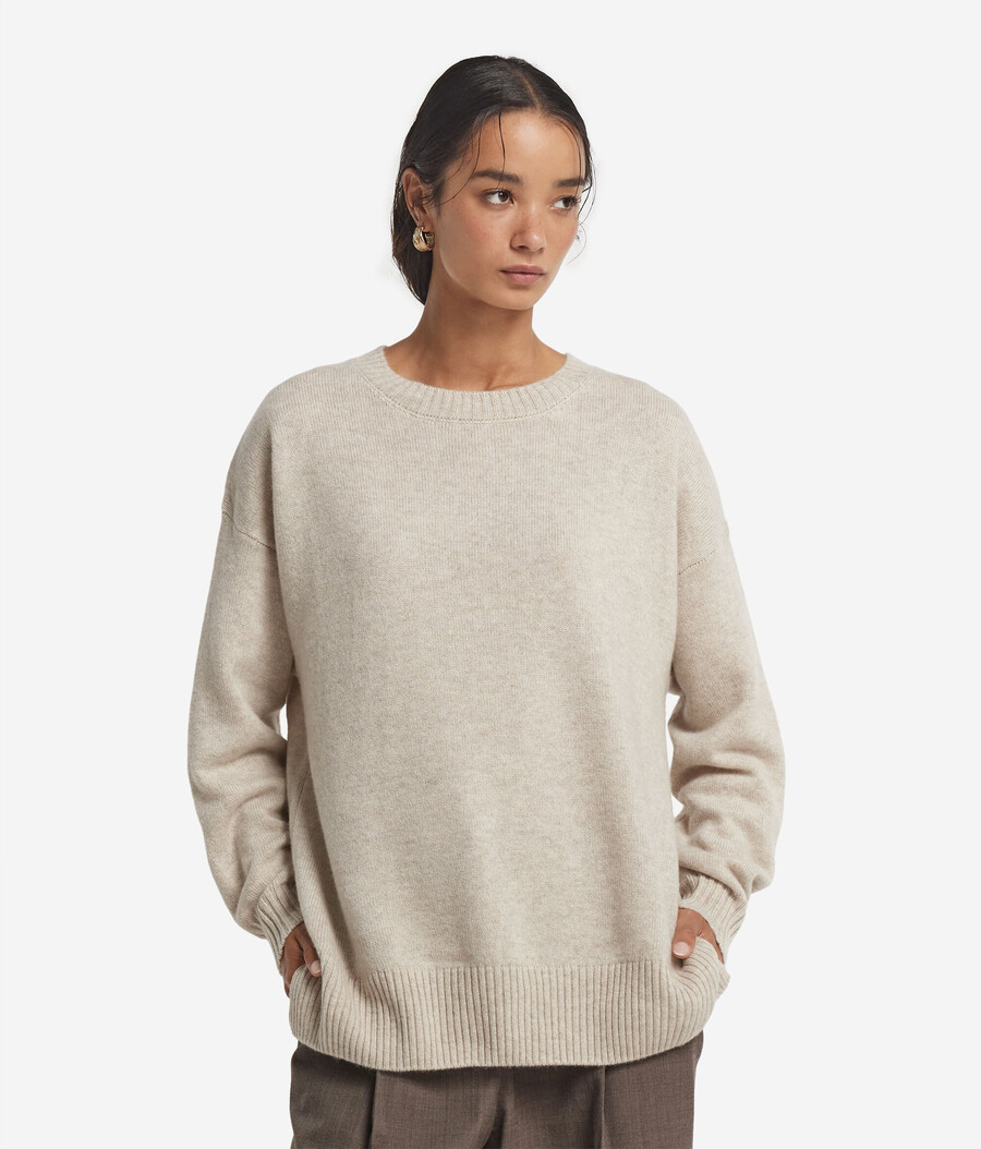 ultraweicher kaschmirpullover mit rundhalsausschnitt und schlitzen