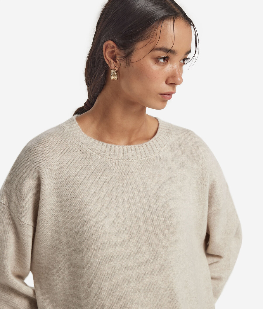 ultraweicher kaschmirpullover mit rundhalsausschnitt und schlitzen