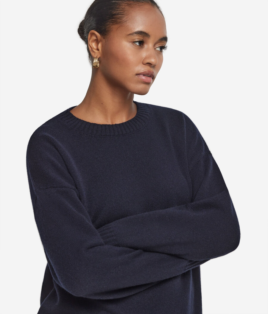 ultraweicher kaschmirpullover mit rundhalsausschnitt und schlitzen