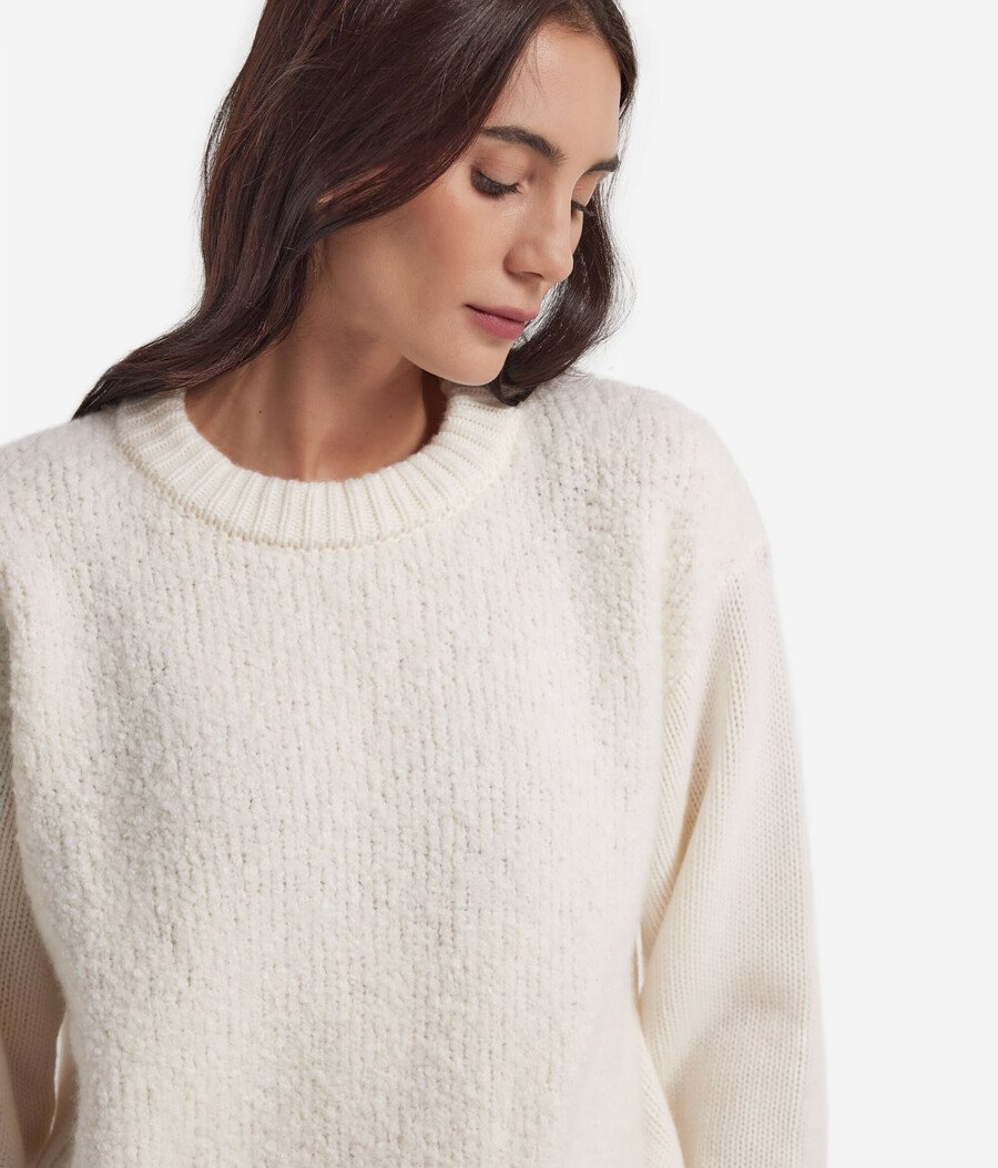 bouclé-kaschmirpullover mit rundhalsausschnitt