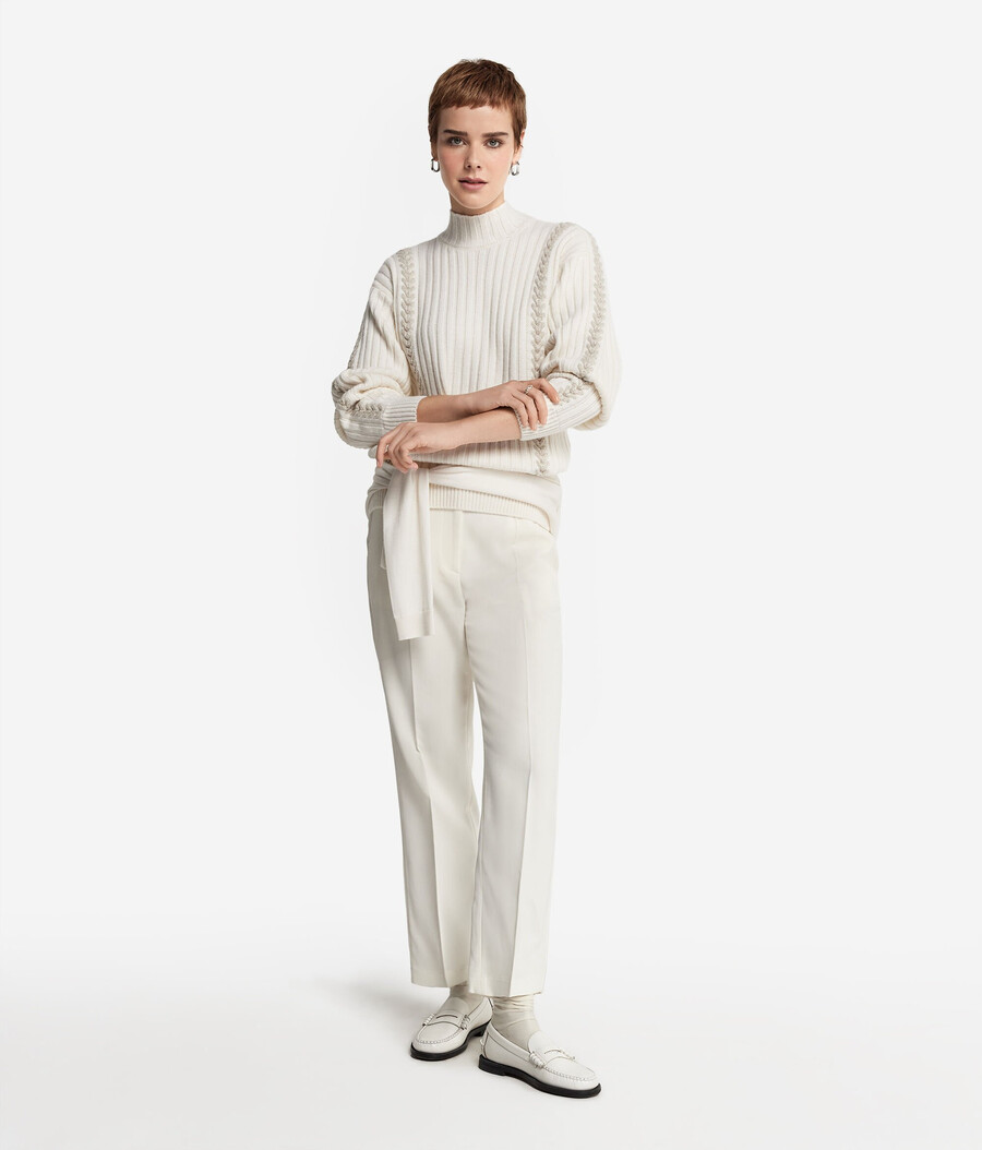 bestickter rollkragenpullover mit rippenmuster aus ultraweichem kaschmir