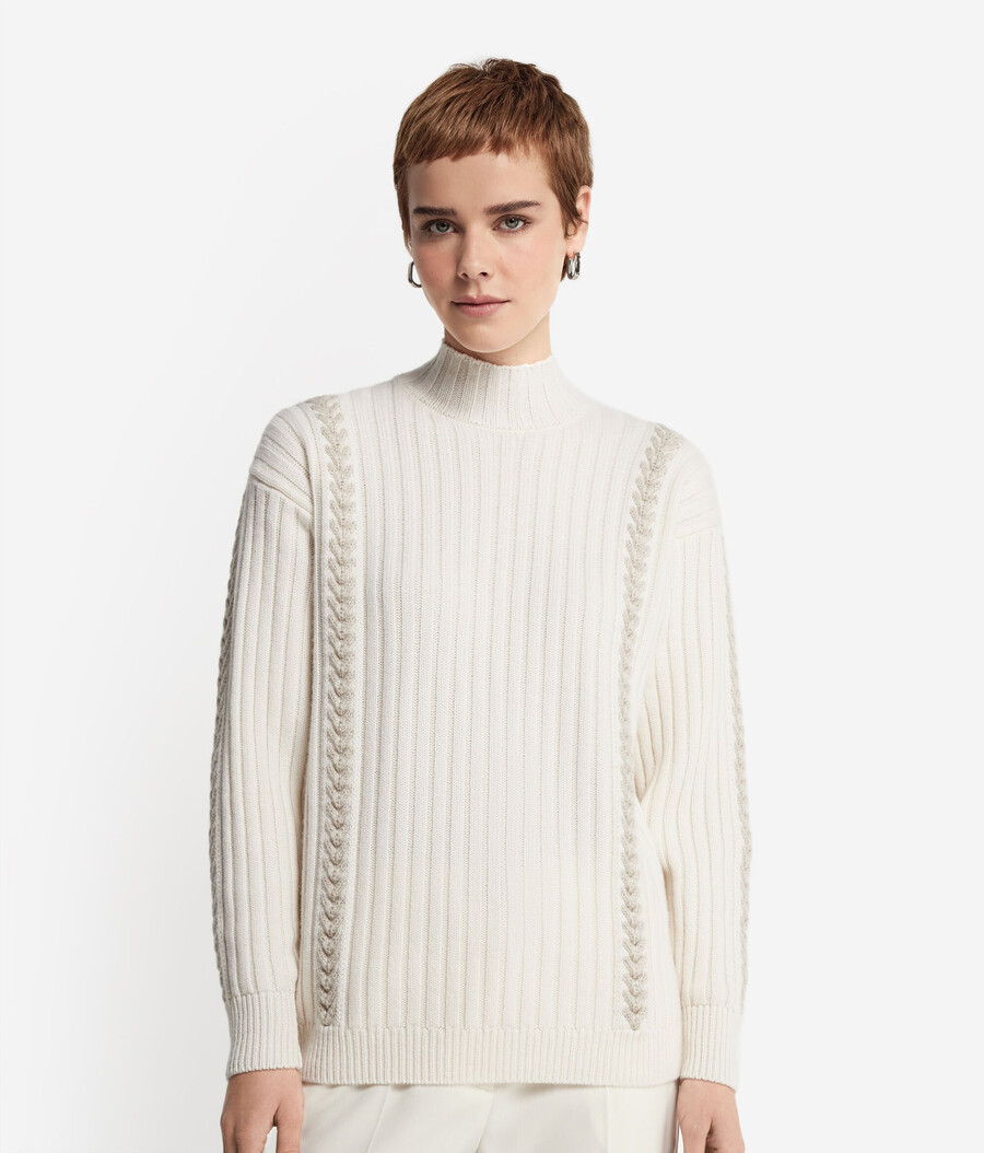 bestickter rollkragenpullover mit rippenmuster aus ultraweichem kaschmir