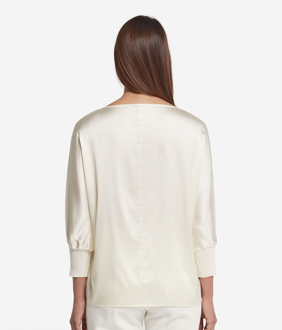 rundhals-pullover aus seidensatin