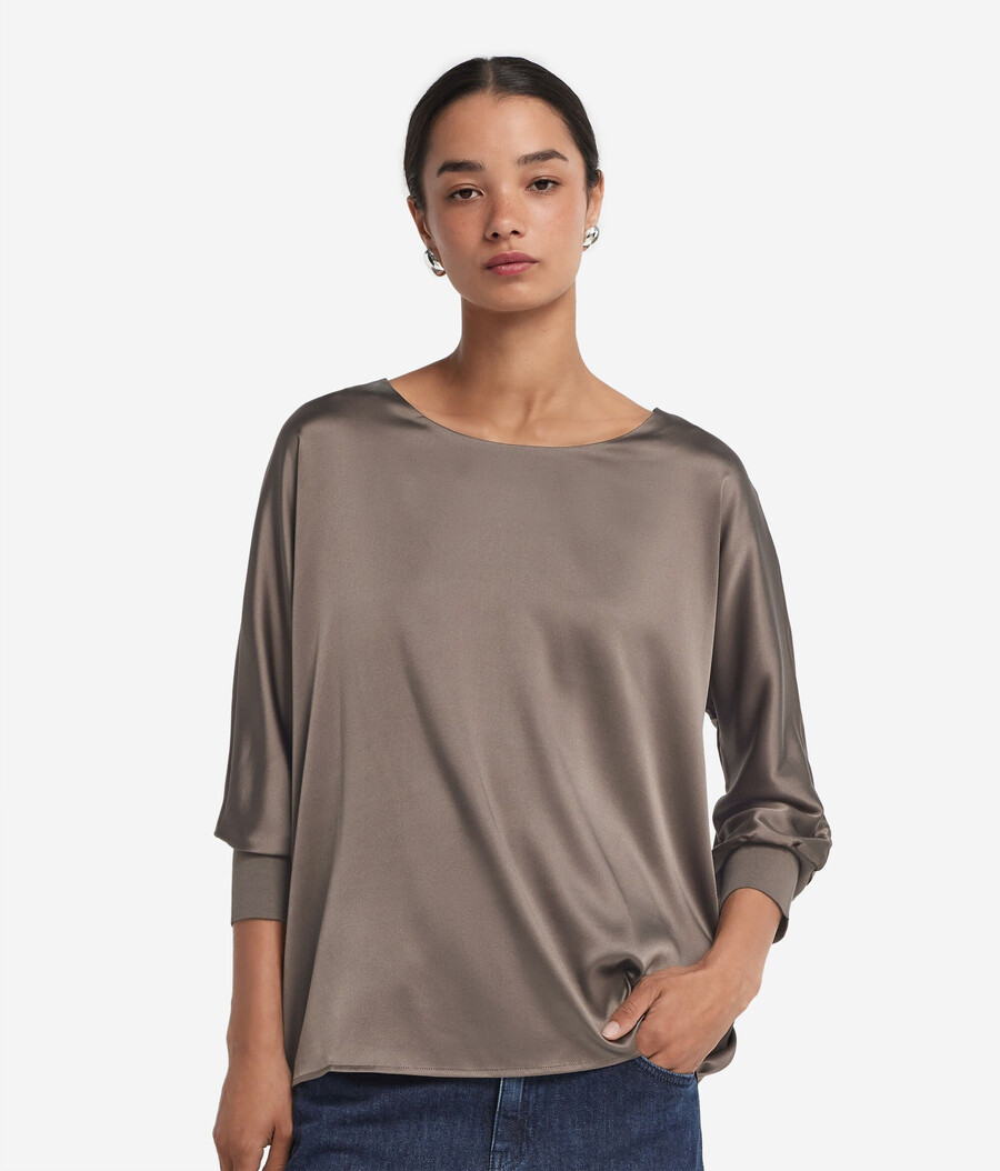 rundhals-pullover aus seidensatin