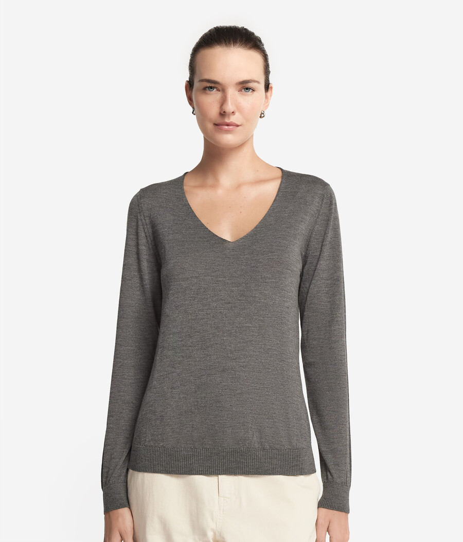 ultrafeiner kaschmirpullover mit v-ausschnitt