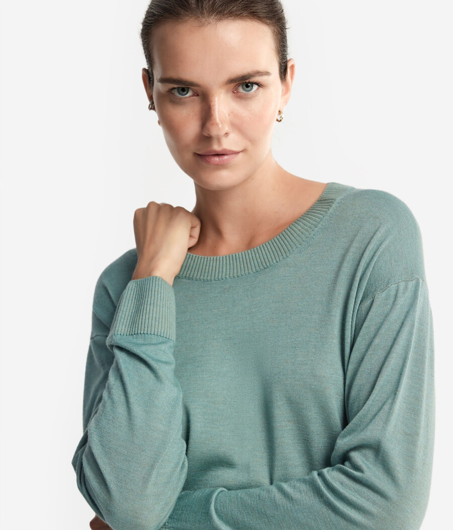 rundhals-kaschmirpullover mit schlitzen