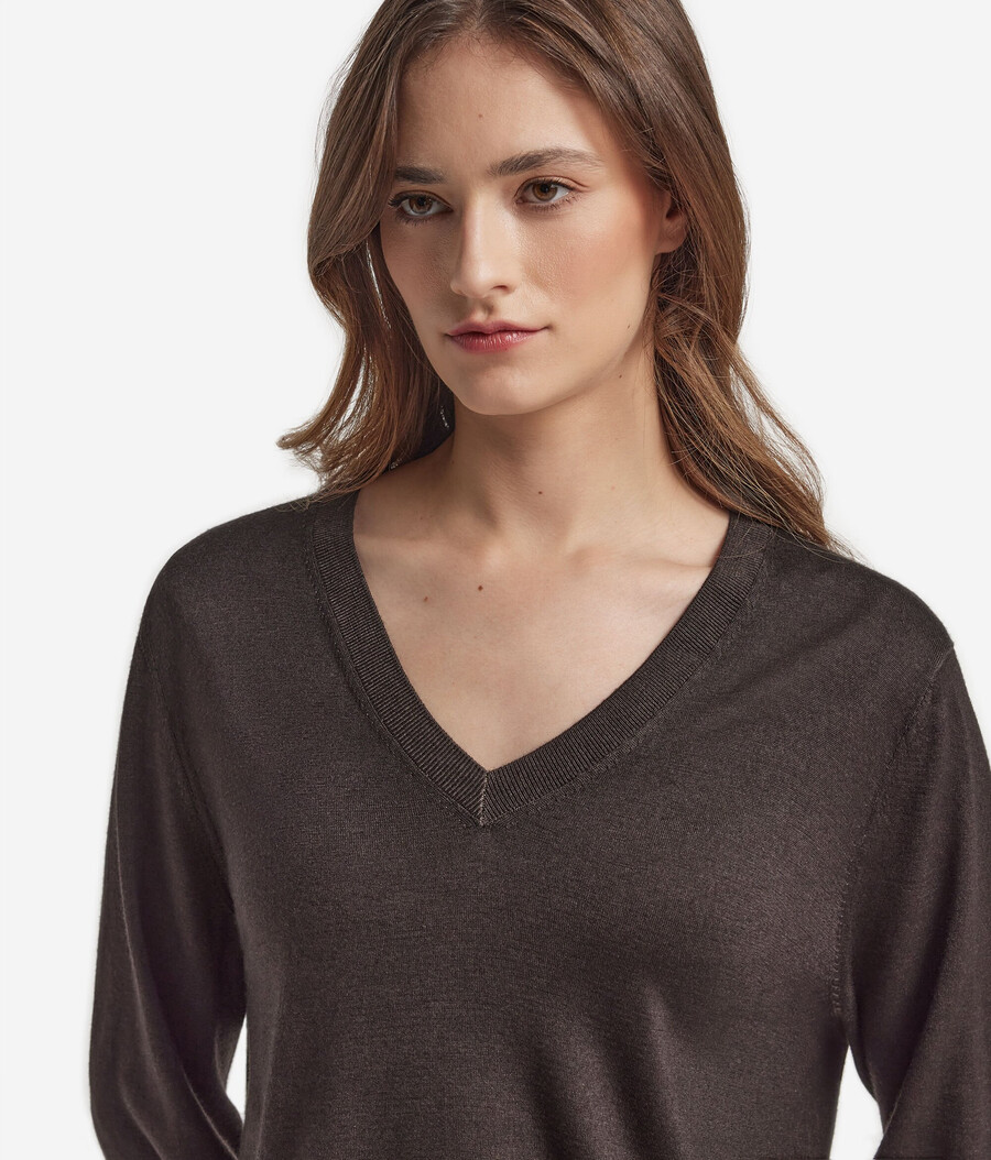 ultrafeiner kaschmirpullover mit v-ausschnitt