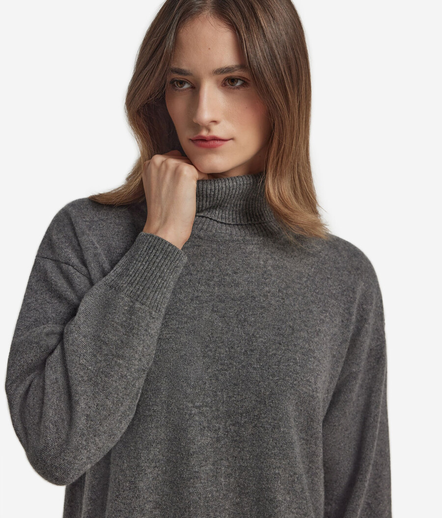 ultraweicher kaschmir-rollkragenpullover mit schlitzen