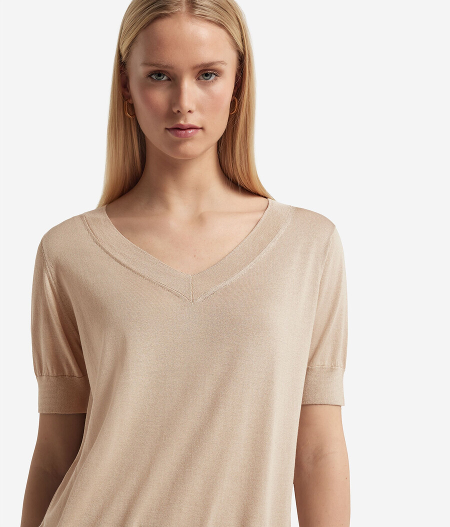 kurzärmeliger seiden-baumwoll-pullover mit v-ausschnitt
