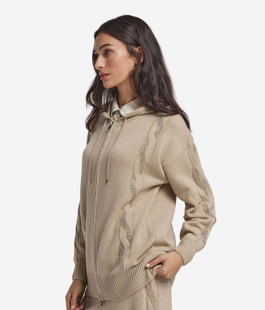 ultraweiches kaschmir-sweatshirt mit zopfmuster und strasssteinen