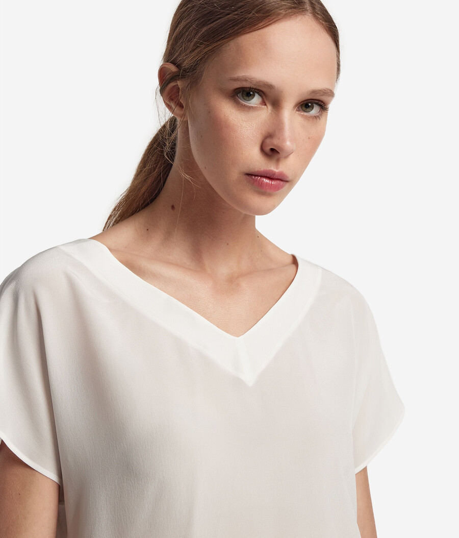 seiden-kimono-t-shirt mit v-ausschnitt
